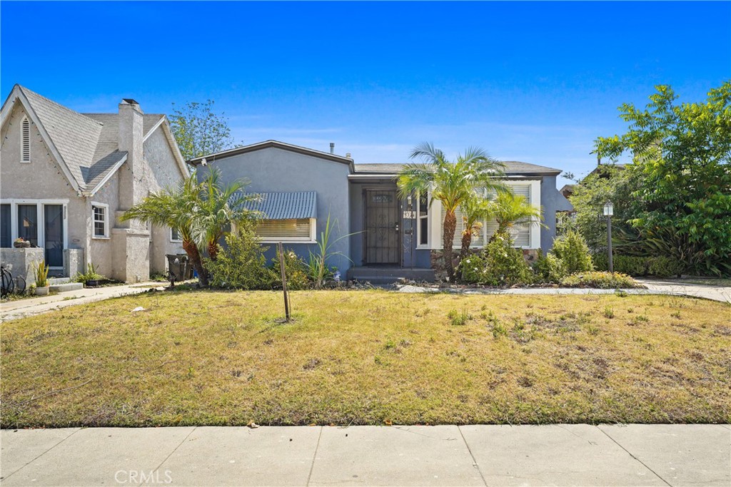 Residential Lease for rent at 5324 8th Avenue, Los Angeles, Los Angeles County CA featuring 2 beds and 2 baths