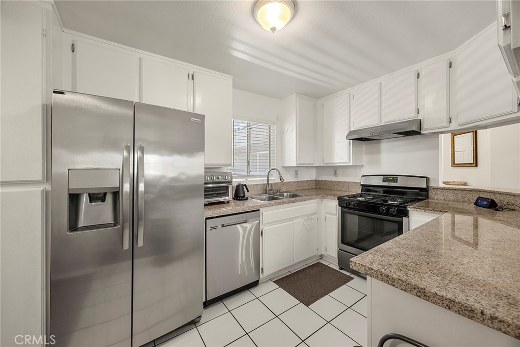 Active for sale at Long Beach, CA, Long Beach, CA CA and 2 baths