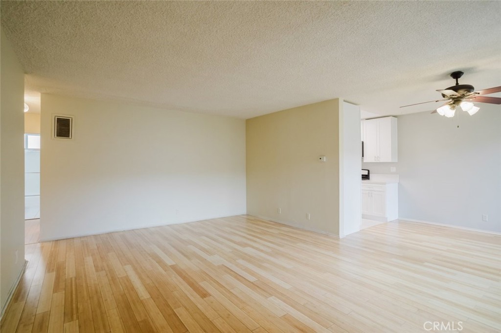 Residential Lease for rent at 2203 N Verdugo 2, Glendale, Los Angeles County CA featuring 2 beds and 2 baths