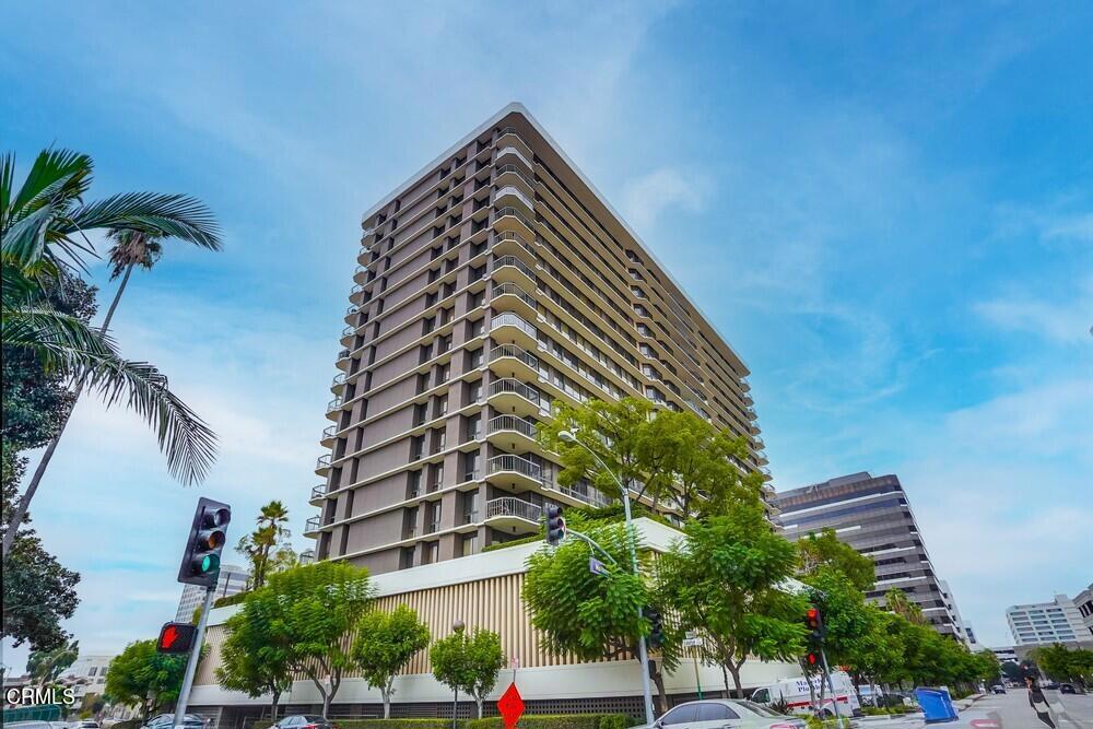 Residential Lease for rent at 222 Monterey Road 1103, Glendale, Los Angeles County CA featuring 2 beds and 2 baths