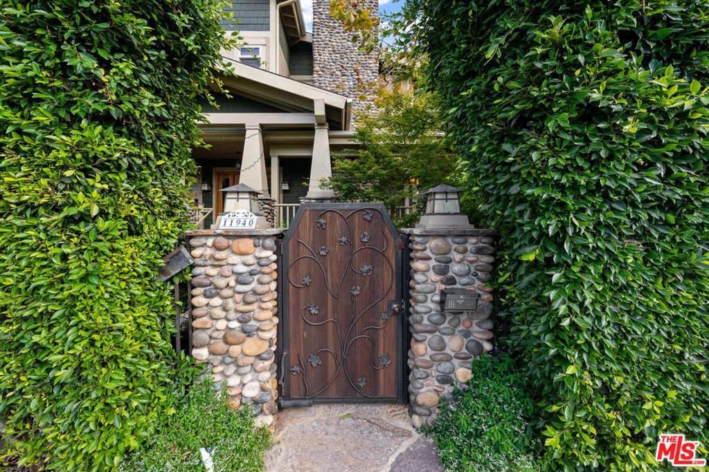 Residential Lease for rent at 11940 Westminster Avenue, Los Angeles, Los Angeles County CA featuring 5 beds and 6 baths