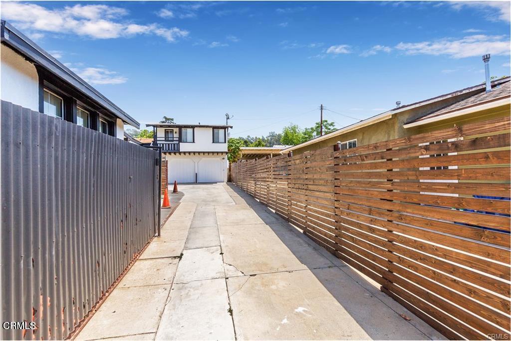 Residential Lease for rent at 6854 N Figueroa Street, Los Angeles, Los Angeles County CA featuring 1 bed and 1 bath