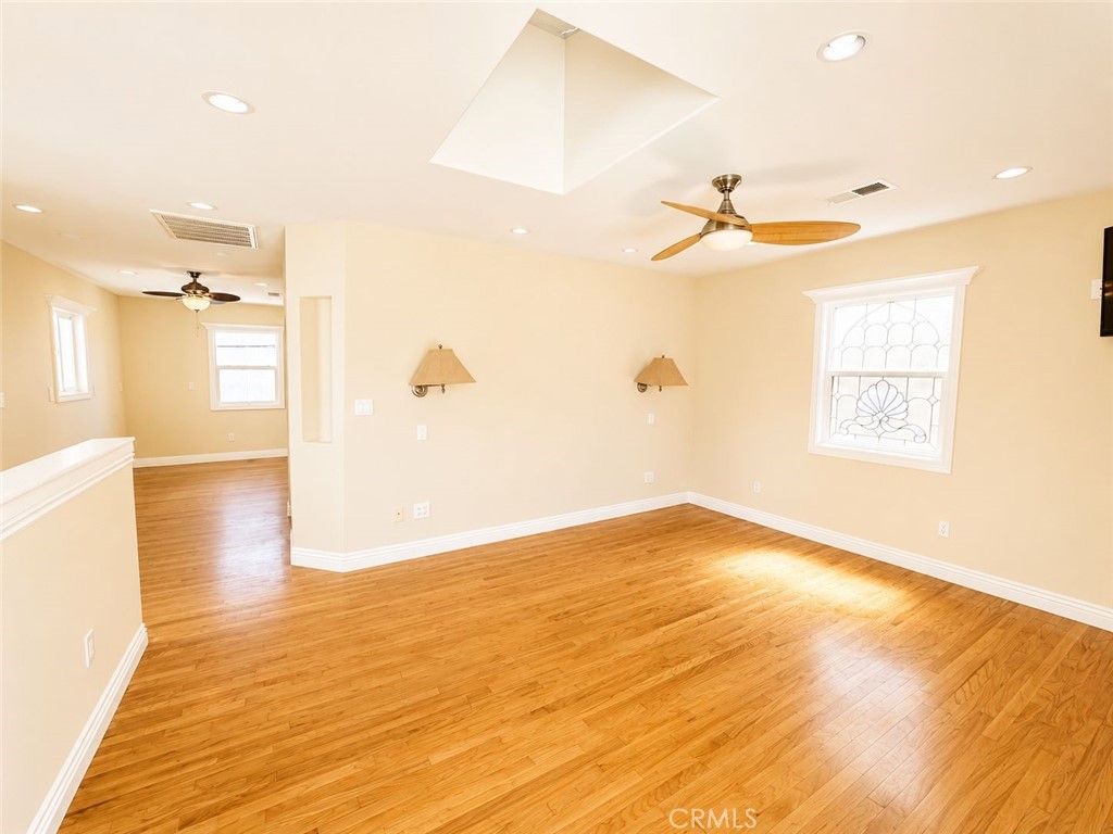 Residential Lease for rent at 60 Rivo Alto Canal, Long Beach, Los Angeles County CA featuring 1 bed and 2 baths