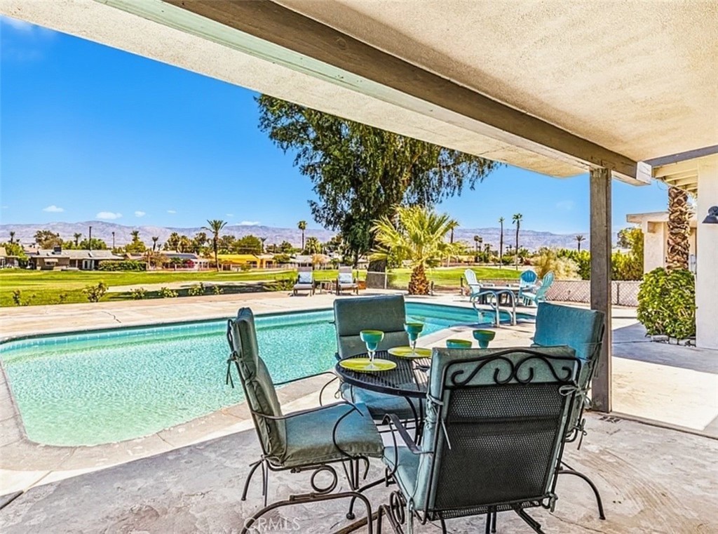 Residential Lease for rent at 77310 Minnesota, Palm Desert CA featuring 2 beds and 2 baths