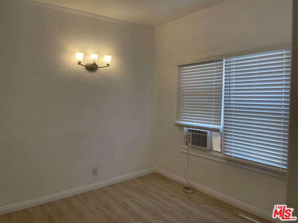 Residential Lease for rent at 1145 5th Avenue 7, Los Angeles, Los Angeles County CA featuring 2 beds and 1 bath