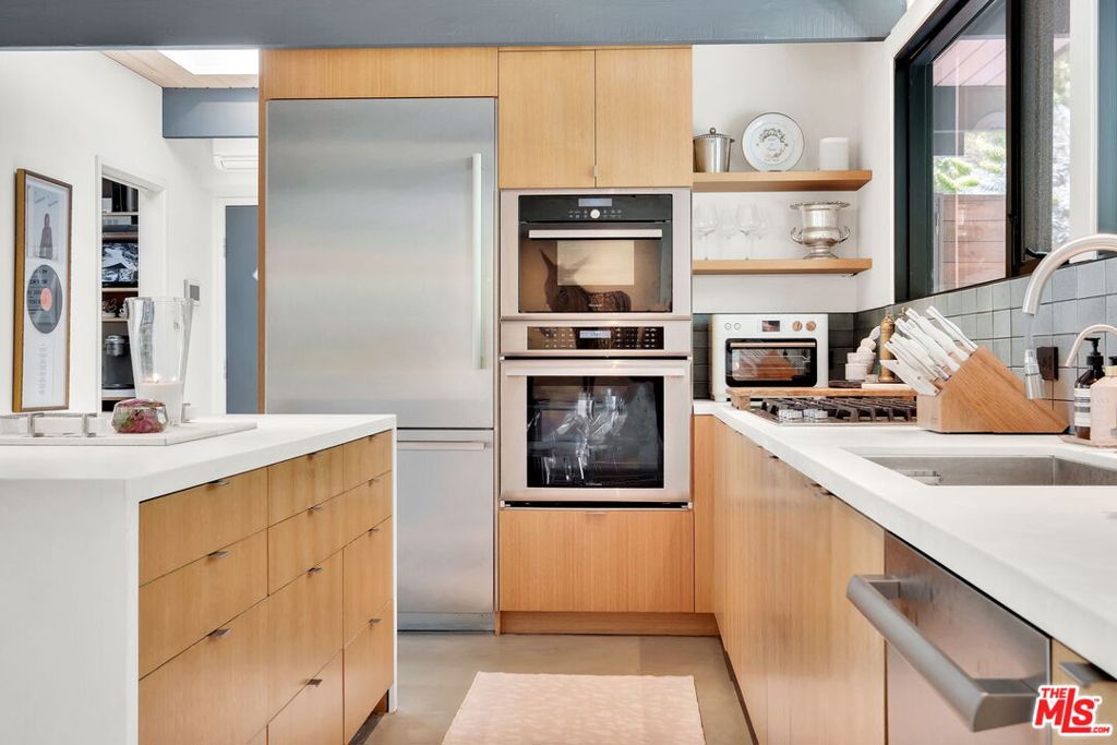 Residential Lease for rent at 8967 Wonderland Park Avenue, Los Angeles, Los Angeles County CA featuring 3 beds and 3 baths