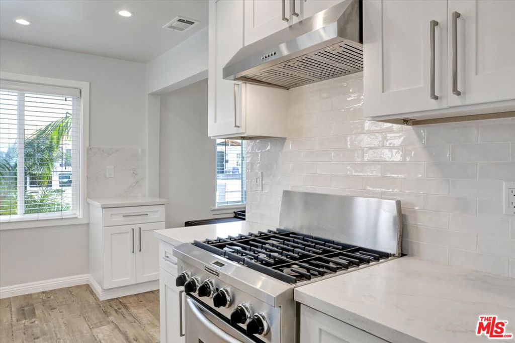 Residential Lease for rent at 14110 Shoup Avenue, Hawthorne, Los Angeles County CA featuring 3 beds and 1 bath