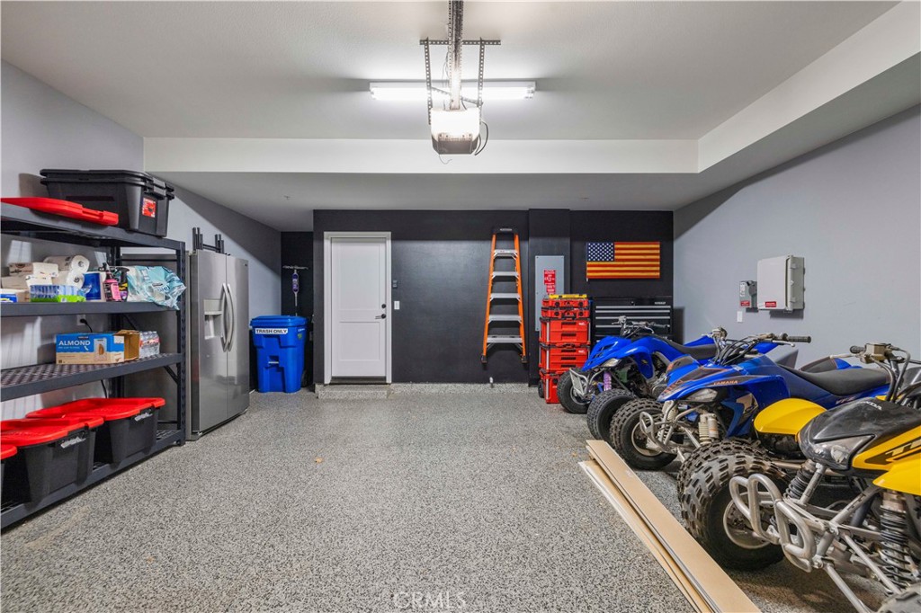 Residential Lease for rent at 212 Red Brick 3, Simi Valley CA featuring 3 beds and 3 baths