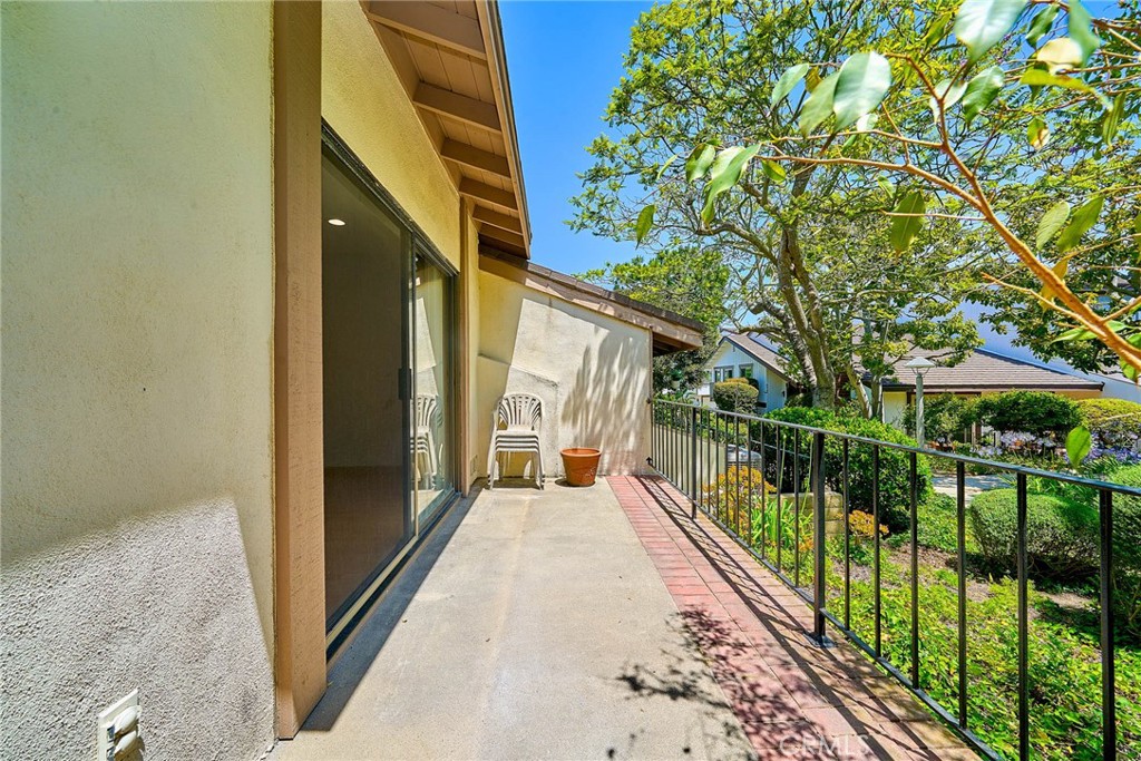 Residential Lease for rent at 28114 Ridgepoint Court, Rancho Palos Verdes, Los Angeles County CA featuring 3 beds and 3 baths