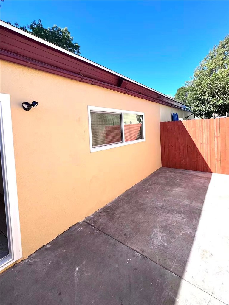 Residential Lease for rent at 4109 W 5th C3, Santa Ana CA featuring 2 beds and 2 baths