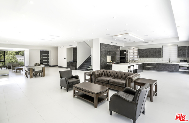 Residential Lease for rent at 2122 CASTLE HEIGHTS Avenue, Los Angeles, Los Angeles County CA featuring 6 beds and 6 baths