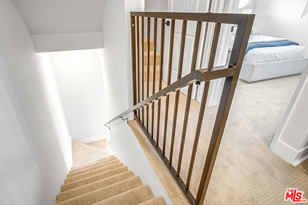 Residential Lease for rent at 10035 S Western Avenue 9, Los Angeles, Los Angeles County CA featuring 2 beds and 2 baths
