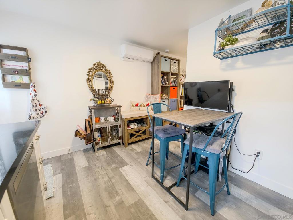 Residential Lease for rent at 4182 Vista Grande, San Diego, San Diego County CA featuring 1 bed and 1 bath