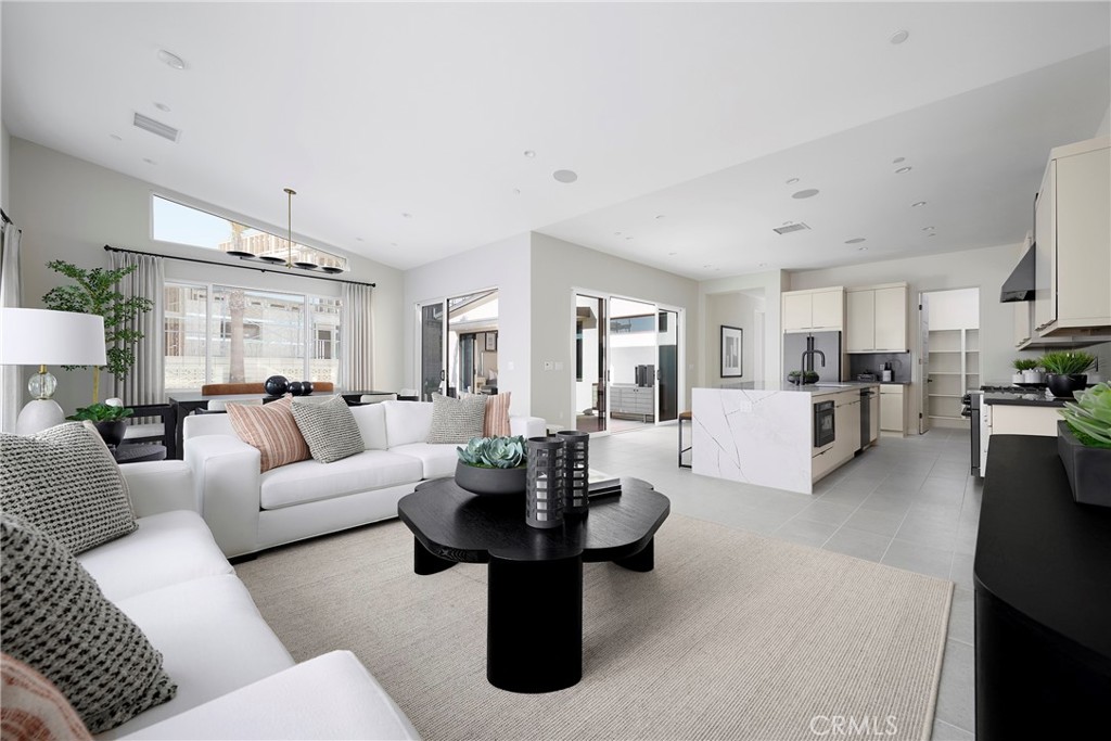 Residential for sale at 4453 Thunderbird Way, Palm Springs CA featuring 3 beds and 4 baths