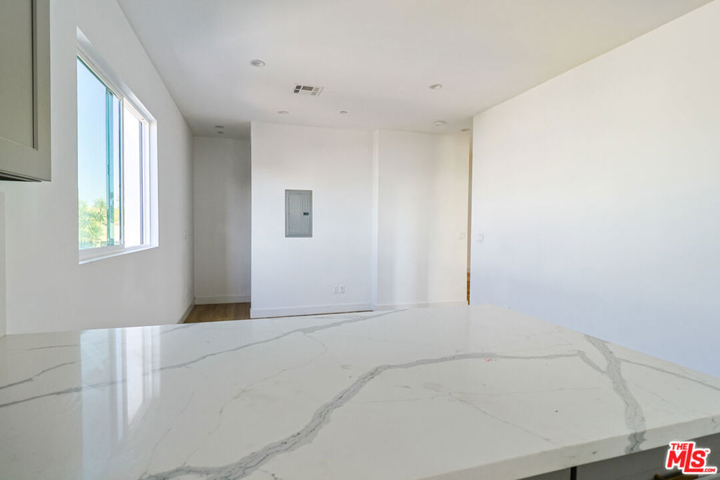 Residential Lease for rent at 1921 1/2 Carmona Avenue, Los Angeles, Los Angeles County CA featuring 4 beds and 4 baths