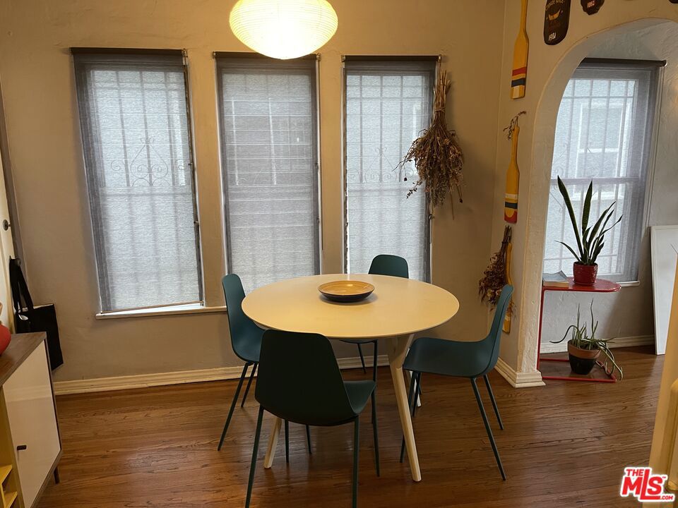 Residential Lease for rent at 325 N Gardner Street, Los Angeles, Los Angeles County CA featuring 2 beds and 1 bath