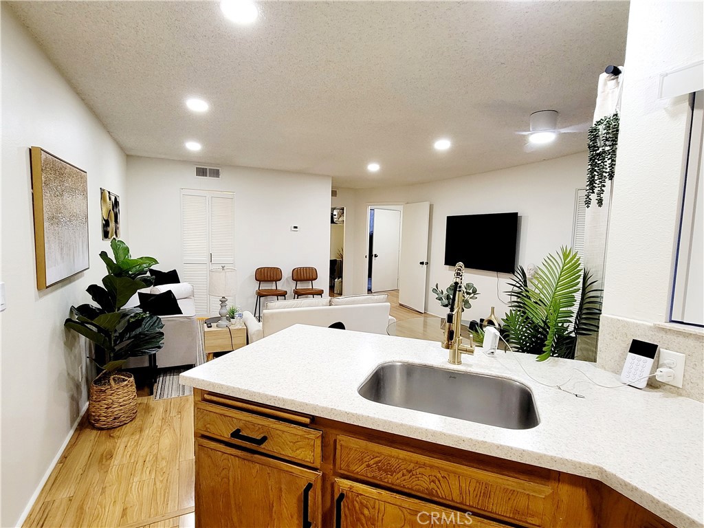 Residential Lease for rent at 5300 E Waverly Drive M4115, Palm Springs CA featuring 1 bed and 2 baths
