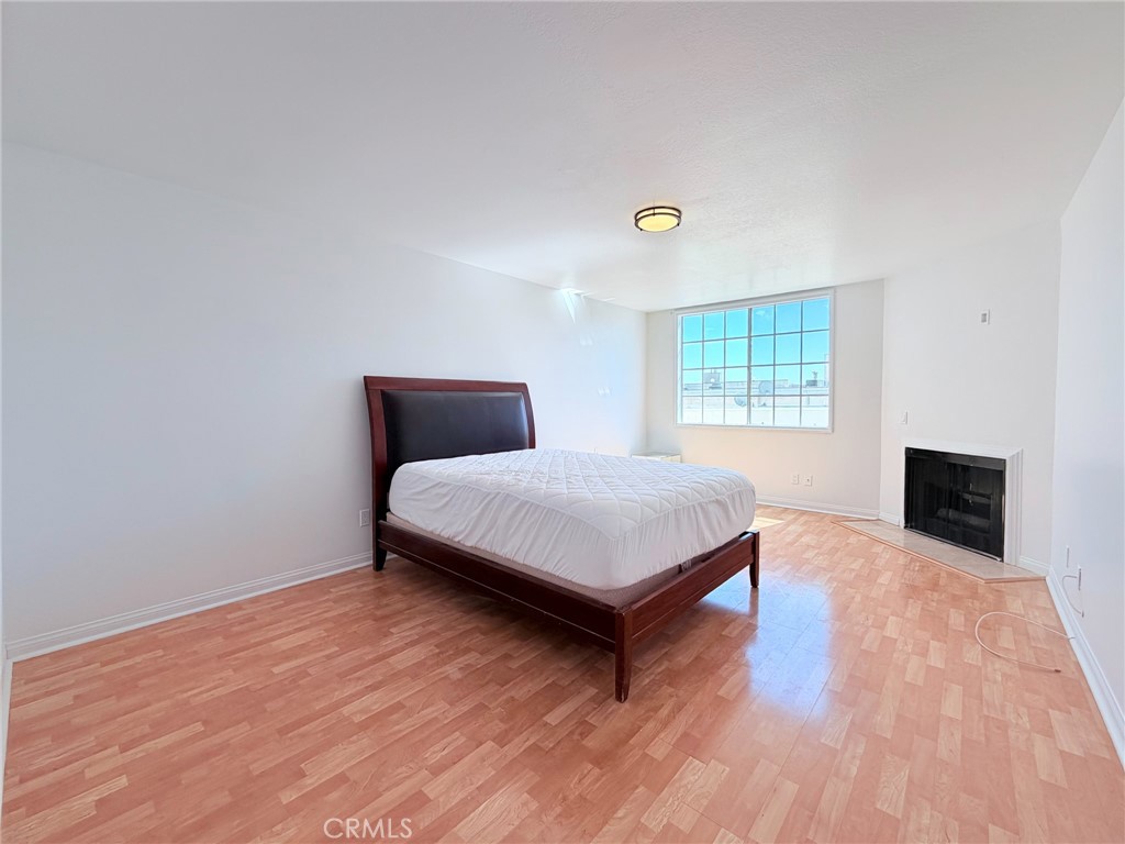 Residential Lease for rent at 1129 Larrabee St 10, West Hollywood CA featuring 2 beds and 2 baths
