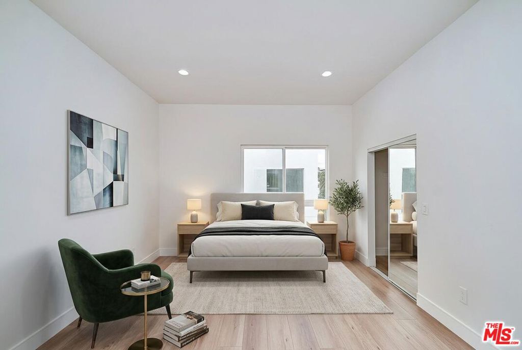 Residential Lease for rent at 1108 Queen Anne Place, Los Angeles, Los Angeles County CA featuring 4 beds and 4 baths
