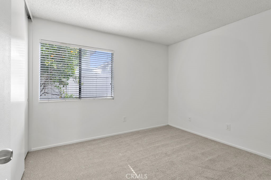 Residential Lease for rent at 1 Autumn Oak, Irvine CA featuring 3 beds and 2 baths