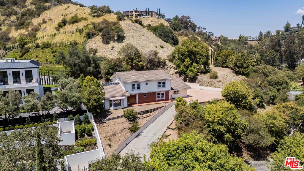 Residential Lease for rent at 1181 Somera Road, Los Angeles, Los Angeles County CA featuring 4 beds and 4 baths