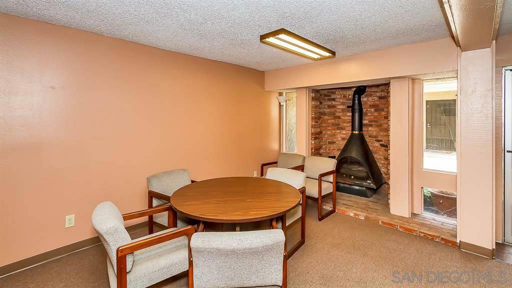Residential Lease for rent at 6675 Mission Gorge Road A-310, San Diego, San Diego County CA featuring 1 bed and 1 bath