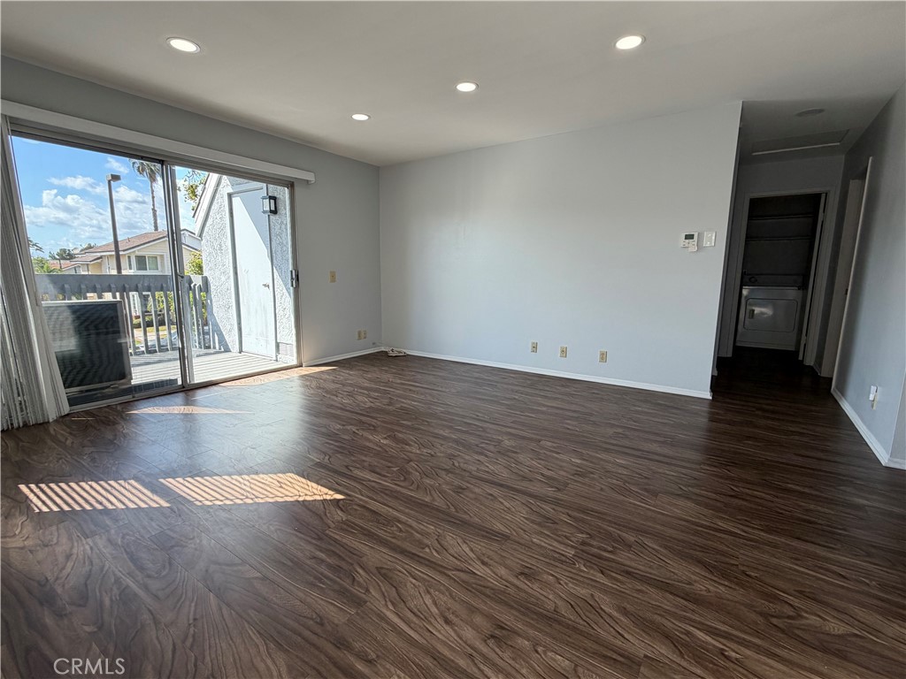 Residential Lease for rent at 29 Autumn Oak, Irvine CA featuring 2 beds and 1 bath