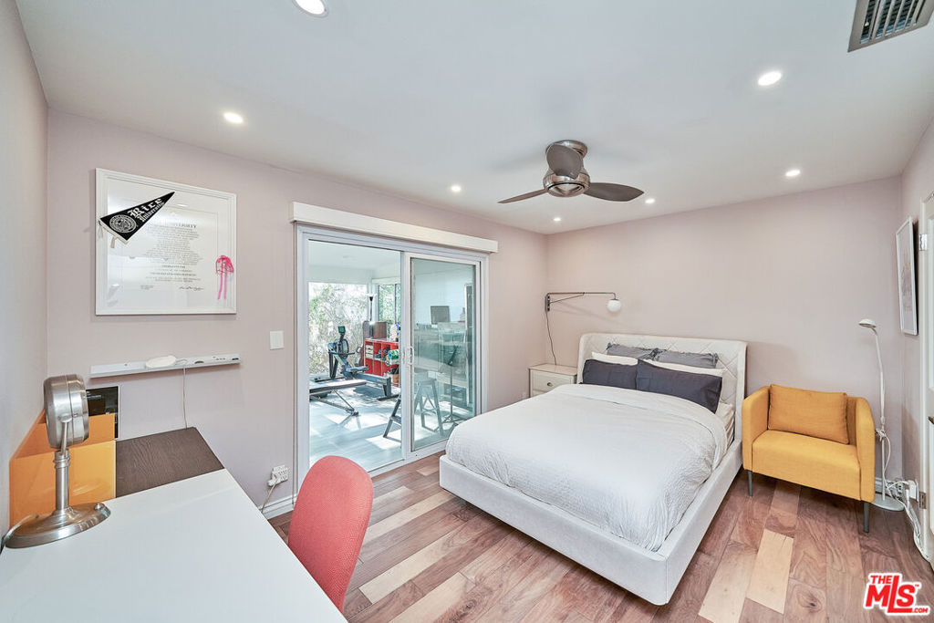 Residential Lease for rent at 5354 Stardust Road, La Canada Flintridge CA featuring 4 beds and 4 baths