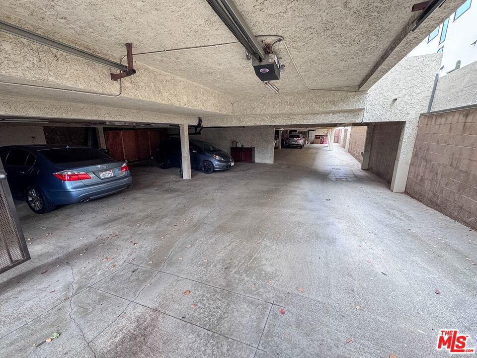 Residential Income for sale at 2318 16th Street, Santa Monica CA featuring 33 beds and 30 baths