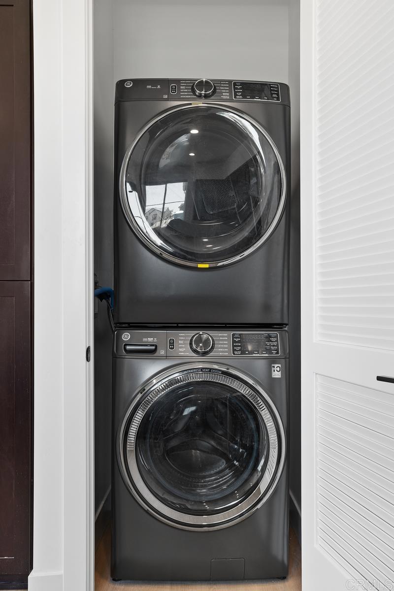 Residential Lease for rent at 1223 Stonemark Place #2, Vista CA featuring 2 beds and 1 bath