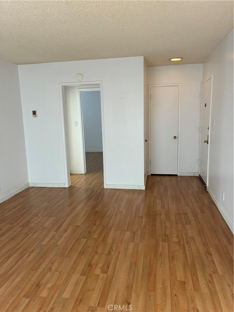 Residential Lease for rent at 1525 E 2nd Street 6, Long Beach CA featuring 1 bed and 1 bath