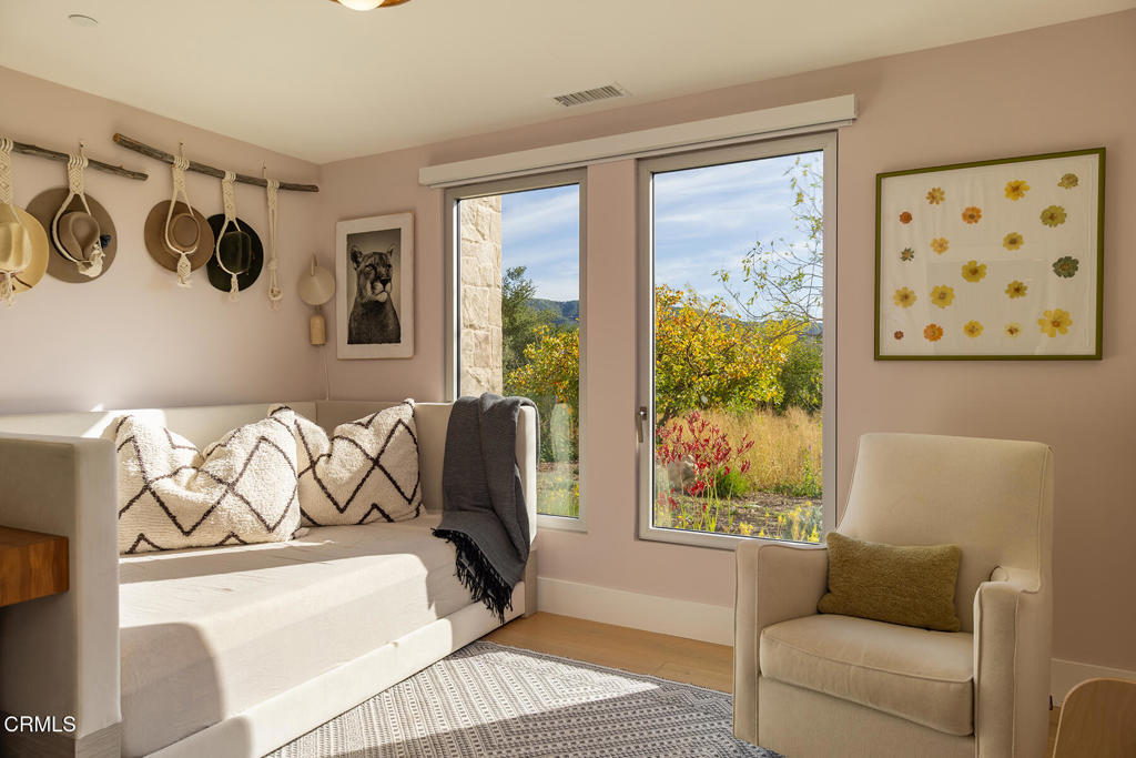 Residential Lease for rent at 2735 Grand Avenue, Ojai, Ventura County CA featuring 5 beds and 4 baths