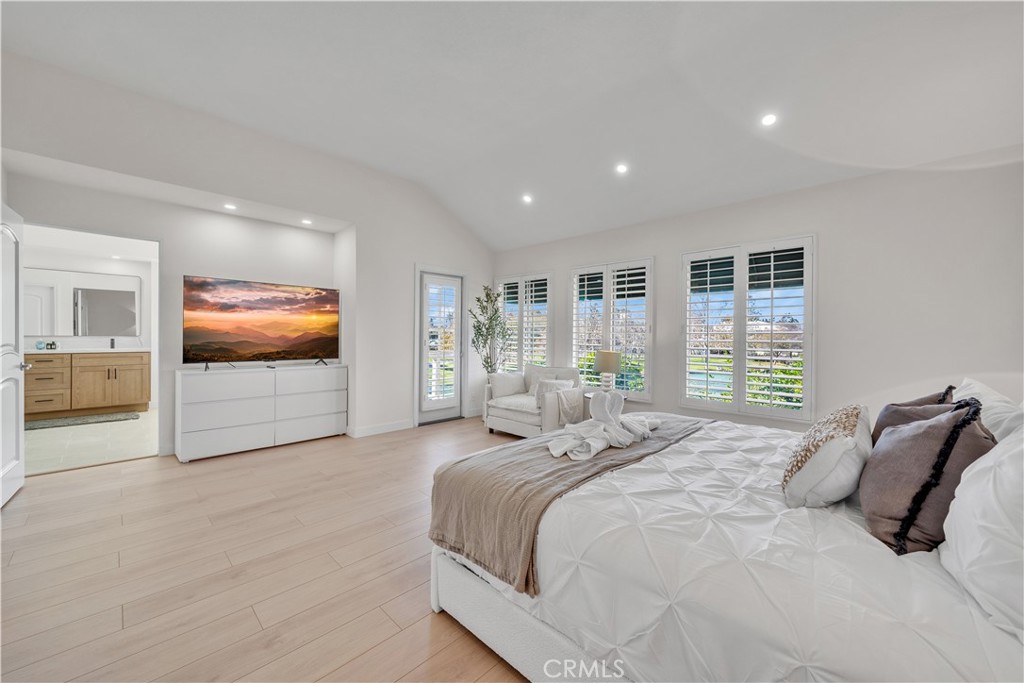 Residential Lease for rent at 21 Lakefront, Irvine CA featuring 3 beds and 3 baths