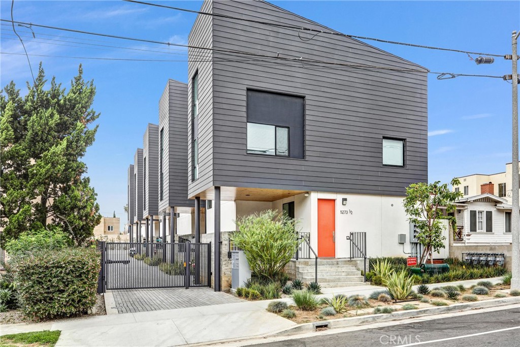 Residential for sale at 5271 Eagle Dale, Los Angeles CA featuring 3 beds and 3 baths