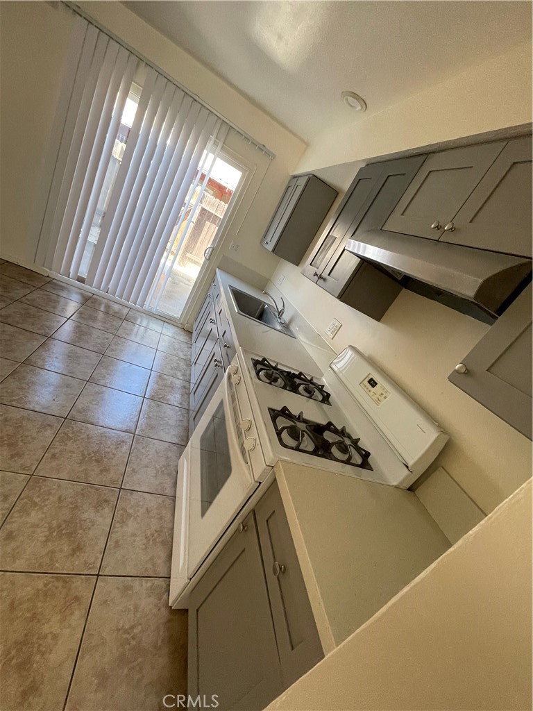 Apartment for rent at 250 N elk, Hemet, CA featuring 2 beds and 1 bath
