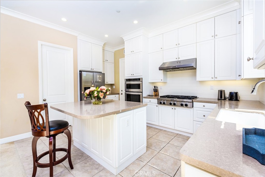Residential Lease for rent at 64 Thornapple, Irvine CA featuring 5 beds and 4 baths