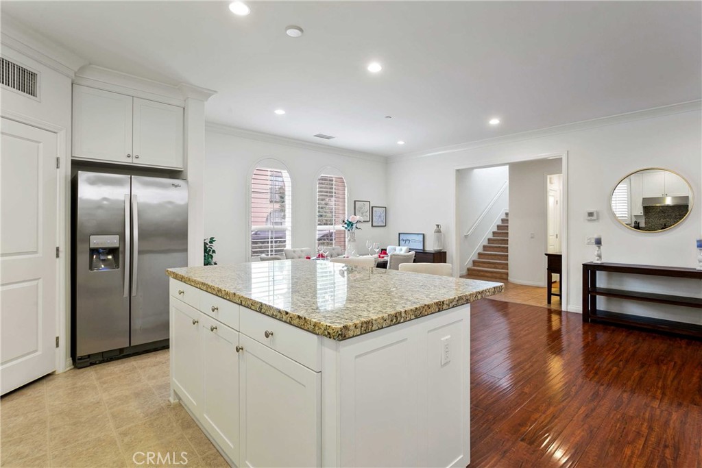 Residential Lease for rent at 95 hanging garden, Irvine, Orange County, CA featuring 3 beds and 3 baths