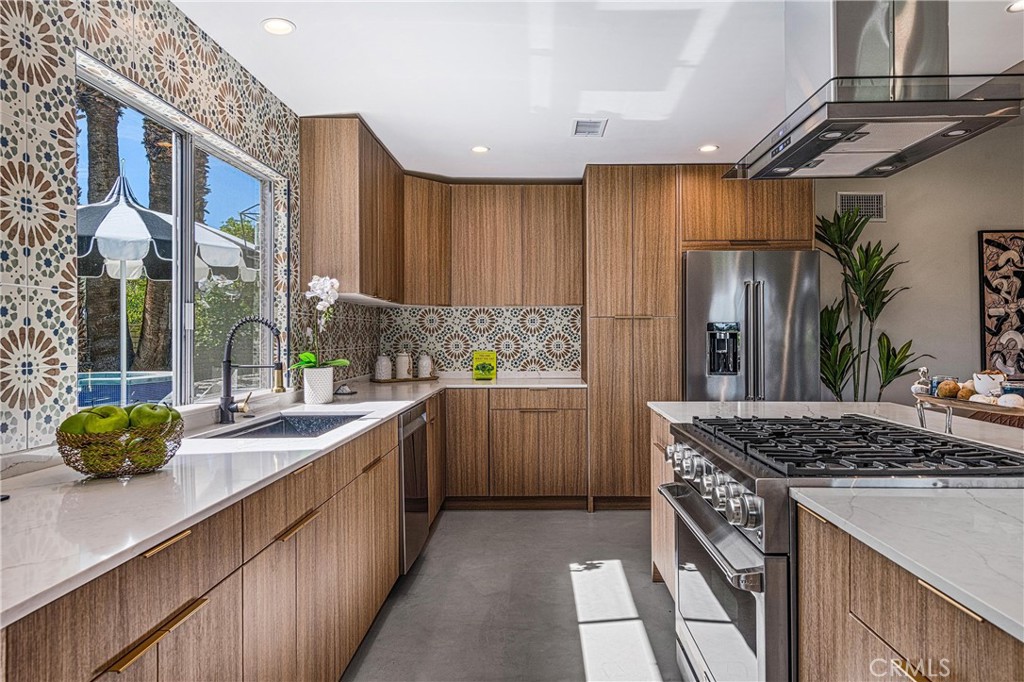 Residential Lease for rent at 5155 E Bobolink, Palm Springs CA featuring 4 beds and 3 baths