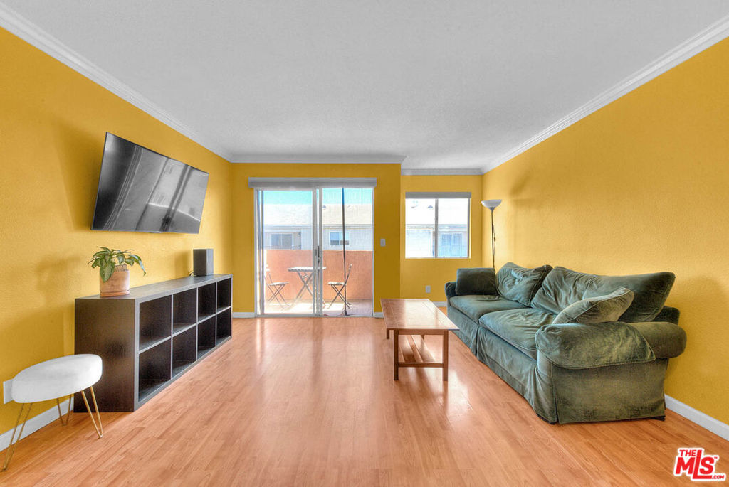 Condominium for sale at 1485 Obispo Avenue 6, Long Beach, CA featuring 2 beds and 1 bath