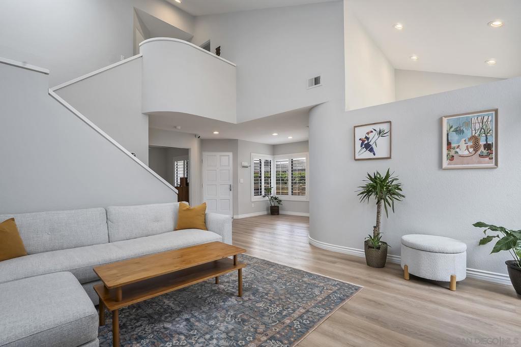 Residential Lease for rent at 6339 Caminito Del Cervato, San Diego CA featuring 3 beds and 3 baths