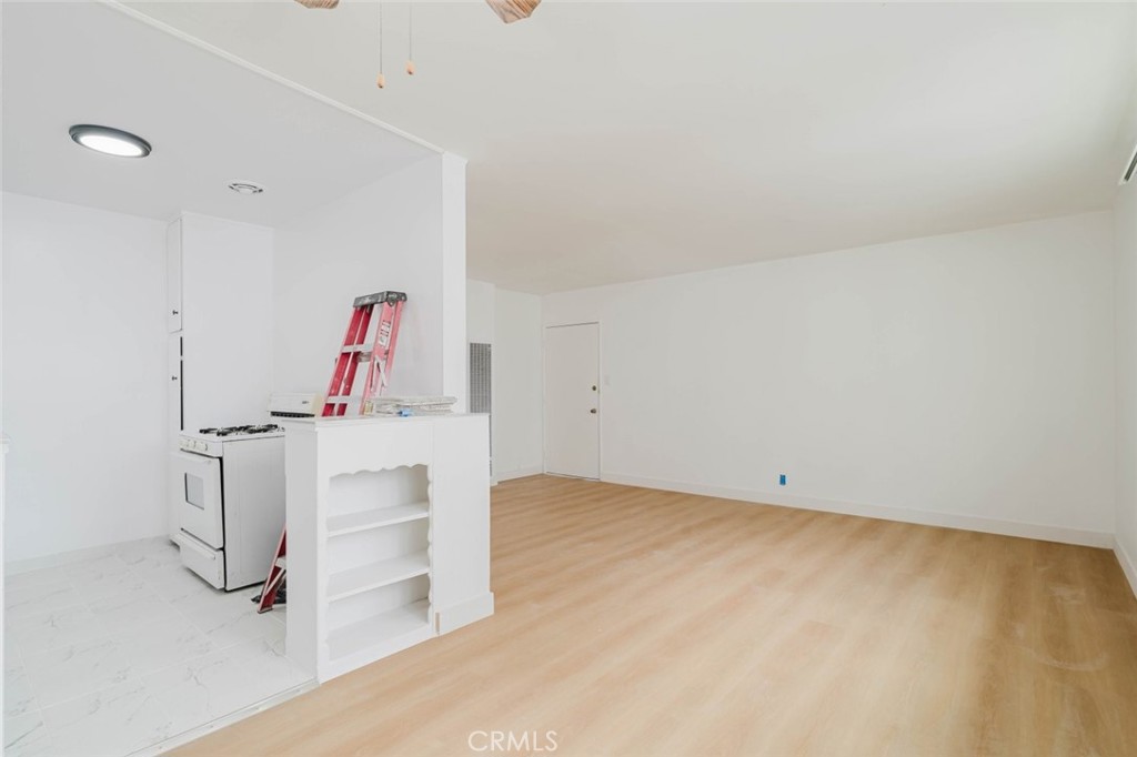 Residential Lease for rent at 1217 N Kingsley Drive 4, Los Angeles, Los Angeles County, CA featuring 1 bed and 1 bath