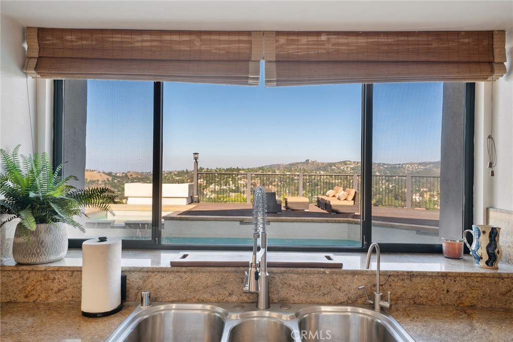 Residential Lease for rent at 4372 Park Vicente, Calabasas CA featuring 4 beds and 5 baths