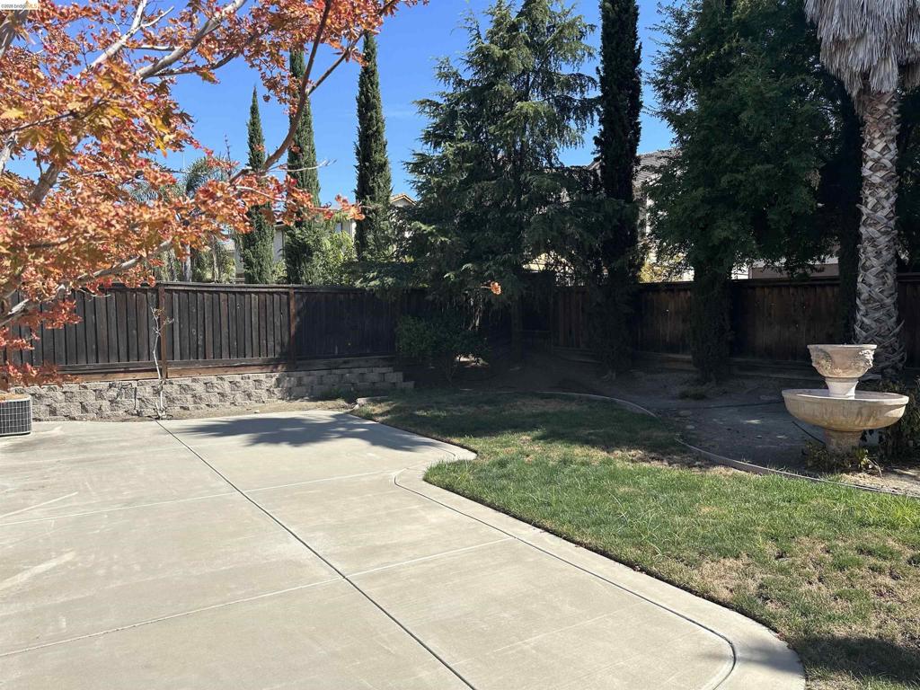Residential Lease for rent at 5616 plumbridge way, Antioch CA featuring 3 beds and 2 baths
