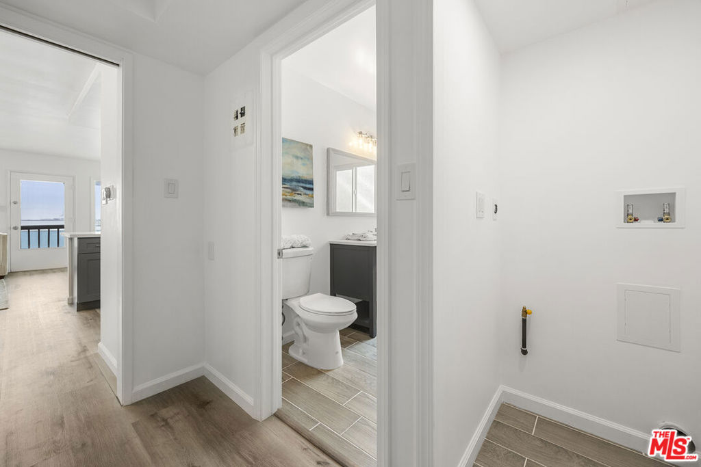 Residential Lease for rent at 22 5th Place, Long Beach CA featuring 1 bed and 1 bath