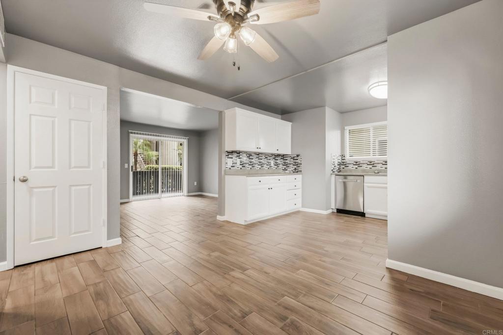 Residential Lease for rent at 2536 White Oak Place 5, Escondido, San Diego County CA featuring 2 beds and 1 bath