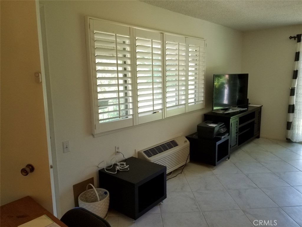 Residential Lease for rent at 53 CALLE ARAGON O, Laguna Woods CA featuring 1 bed and 1 bath