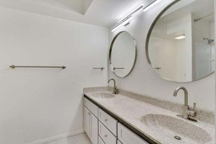 Residential Lease for rent at 34 Lakeview Circle, Cathedral City CA featuring 2 beds and 2 baths