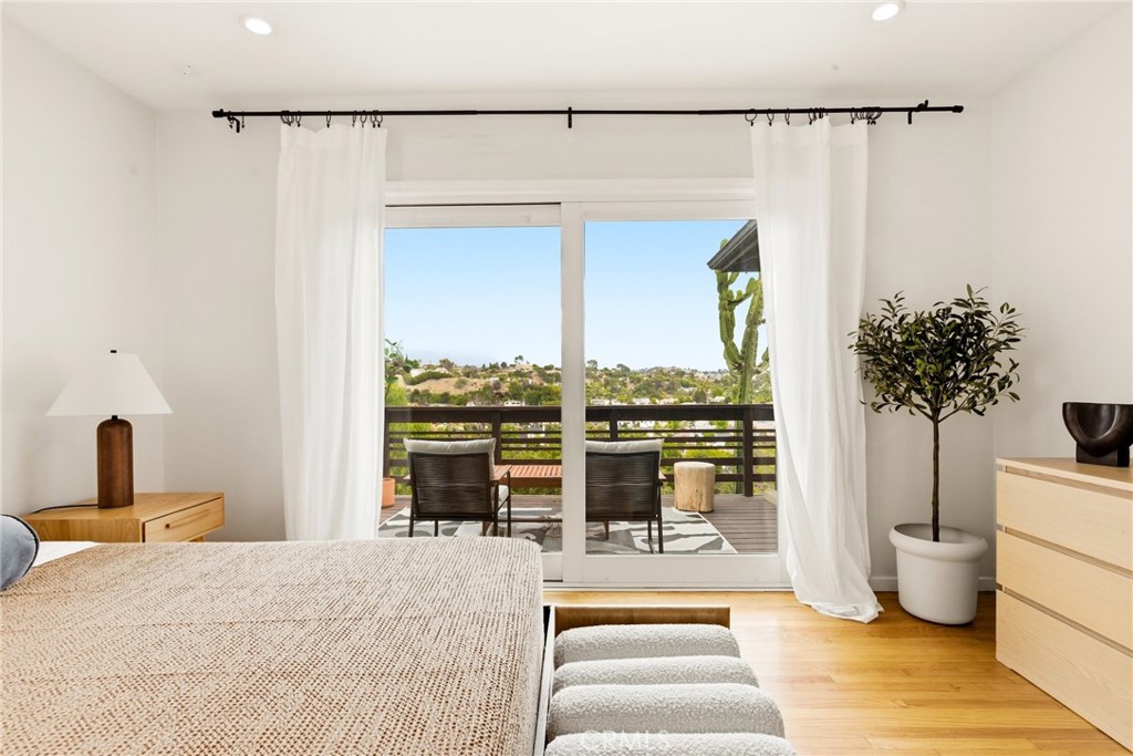 Residential for sale at 4268 Caledonia, Los Angeles CA featuring 2 beds and 1 bath