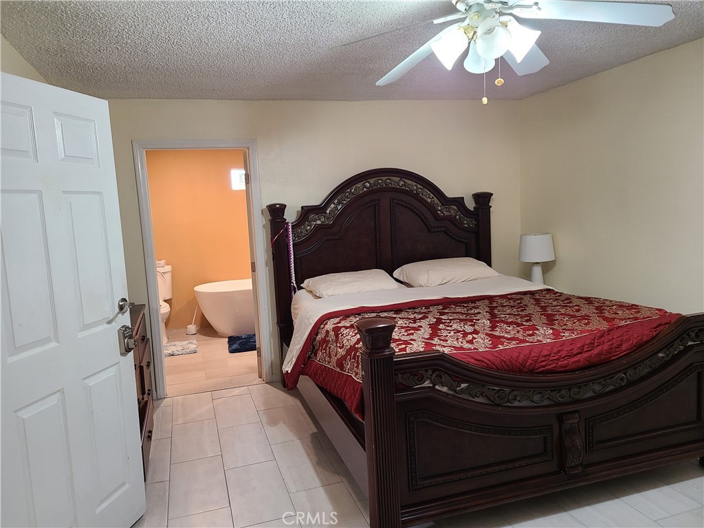 Residential Lease for rent at 11685 Holmes, Jurupa Valley CA featuring 5 beds and 3 baths