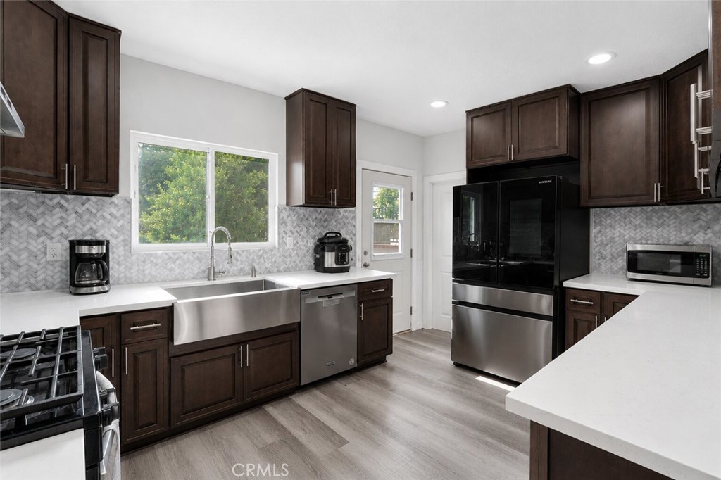 Residential for sale at 3935 S Harvard, Los Angeles CA featuring 3 beds and 1 bath